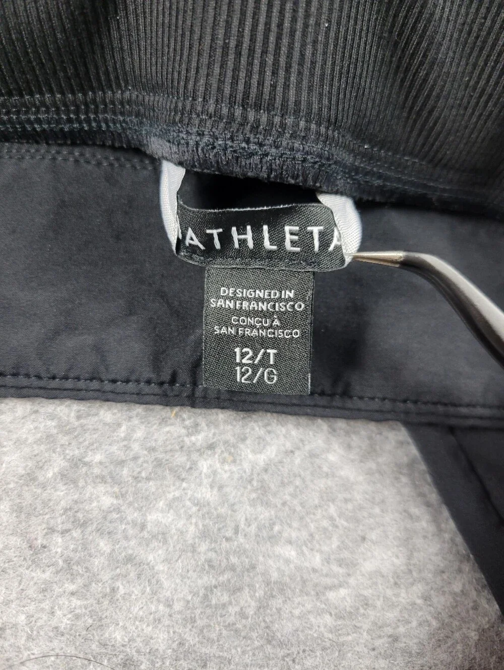 Athleta Black Brooklyn Mid Rise lightweight Stretch Fabric Ankle Pant Size 12